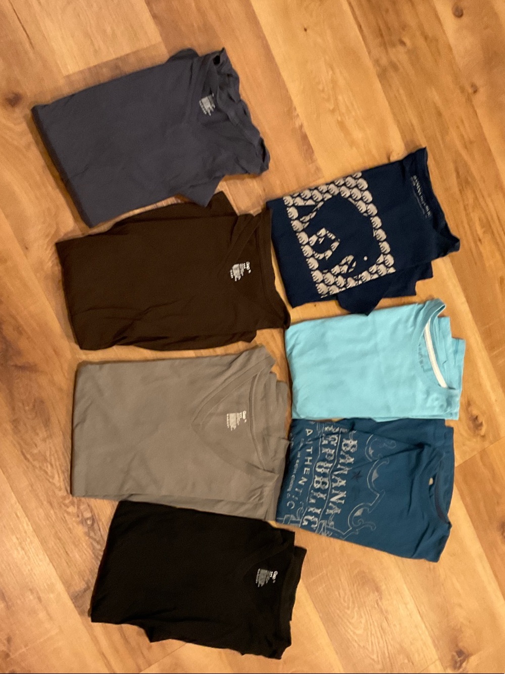7 Men’s Solid & Graphic Tees - Mixed Colors